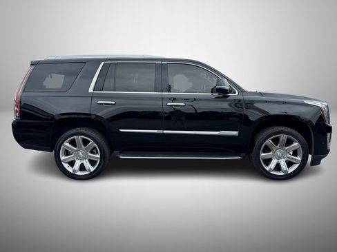 Used 2020 Cadillac Escalade Premium Luxury image 5