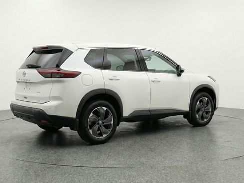 Used 2025 Nissan Rogue SV AWD/4WD image 6