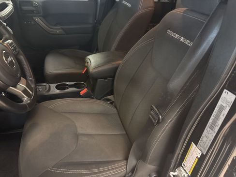 Used 2018 Jeep Wrangler Unlimited Sport w/ Dual Top Group image 23