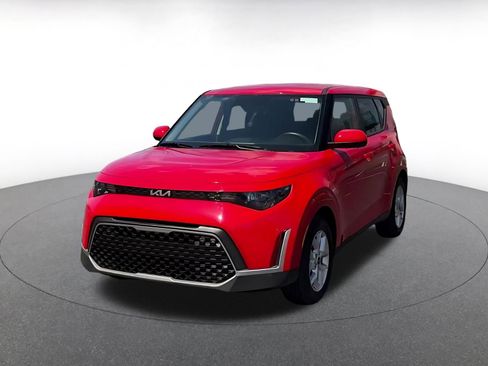 Used 2025 Kia Soul LX w/ LX Technology Package FWD image 7