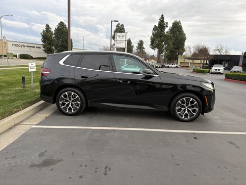 Used 2025 BMW X3 xDrive30i w/ Premium Package image 17