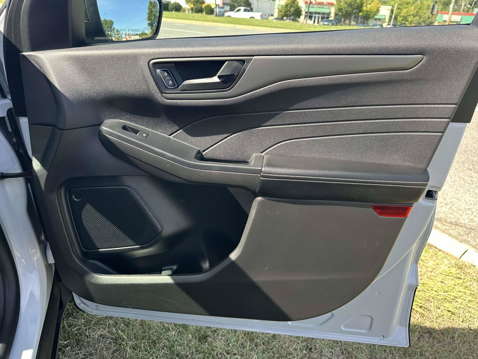 Certified 2025 Ford Escape Active AWD/4WD image 19
