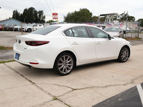 Used 2019 MAZDA MAZDA3 Sedan FWD image 5