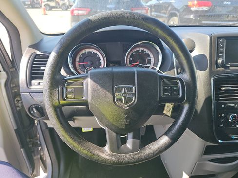 Used 2017 Dodge Grand Caravan SE w/ Power Window Group FWD image 18