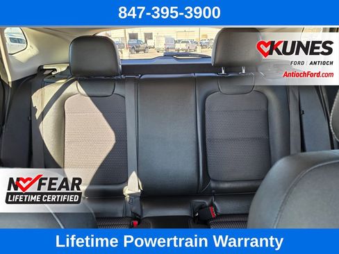 Used 2025 Chevrolet Trax LT image 32