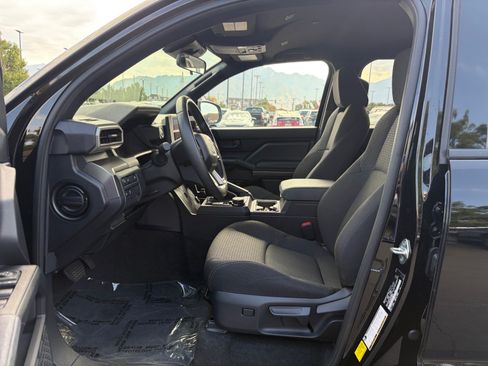 Certified 2025 Toyota 4Runner SR5 AWD/4WD image 11
