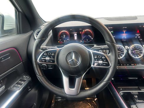 Used 2022 Mercedes-Benz GLA 250 4MATIC w/ Premium Package Lite image 12