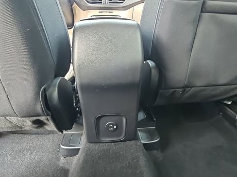 Used 2021 Ford Escape SE image 32