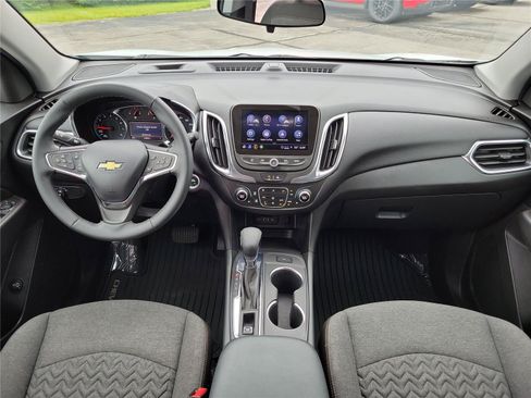 Used 2024 Chevrolet Equinox LT FWD image 12