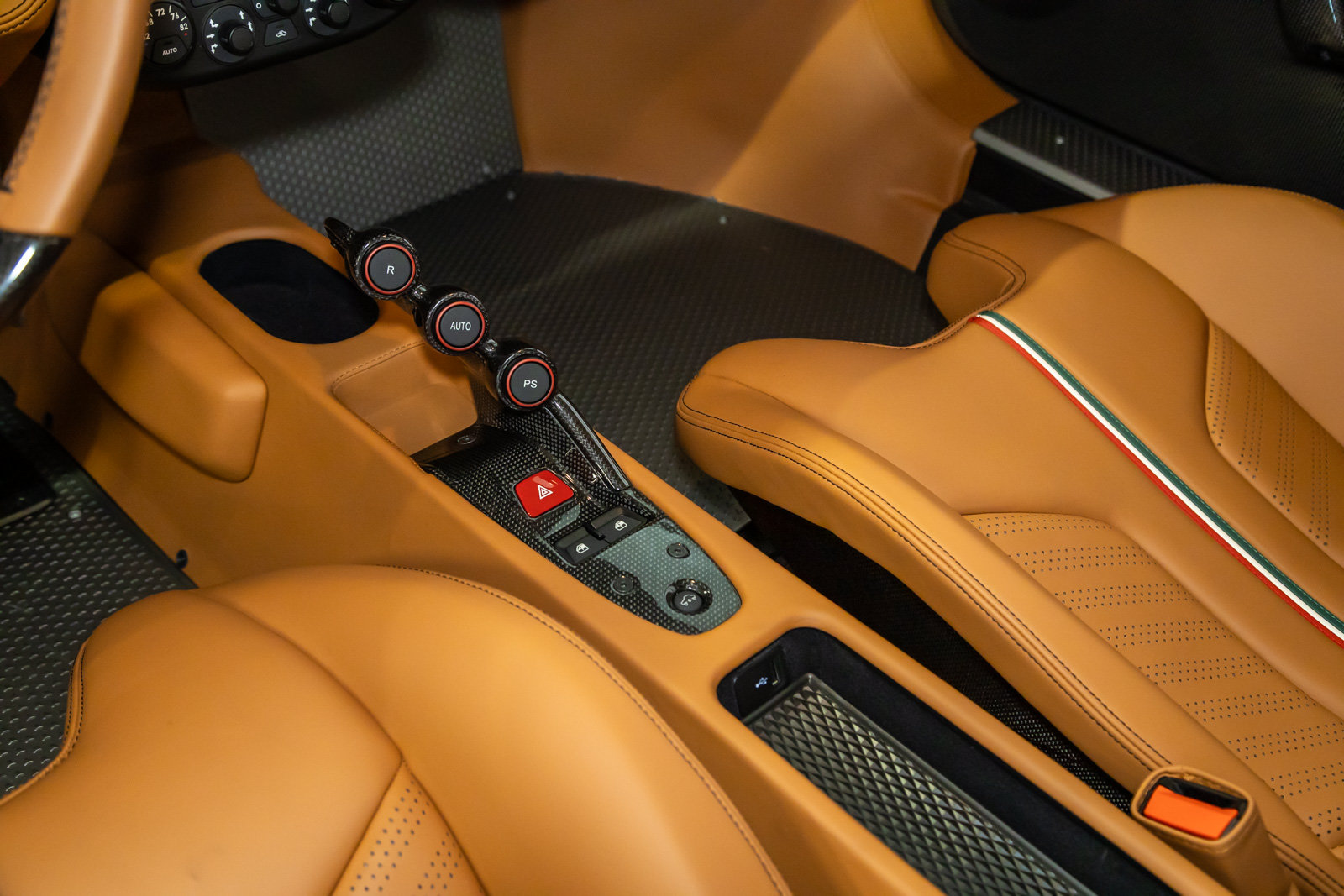 Used 2015 Ferrari 458 Speciale Coupe RWD image 40