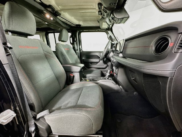 Used 2025 Jeep Wrangler Unlimited Rubicon AWD/4WD image 26