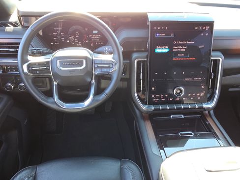 Used 2025 GMC Yukon XL Denali image 12