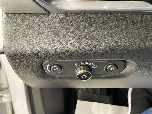 Certified 2019 Chevrolet Traverse LT w/ LT Premium Package AWD/4WD image 17