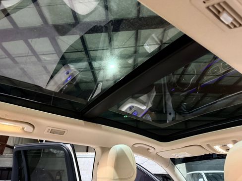 Used 2021 Mercedes-Benz GLS 450 4MATIC image 31