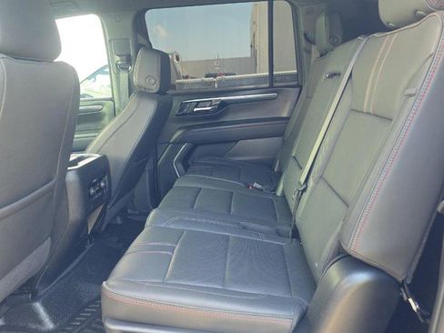 Used 2025 Chevrolet Suburban RST AWD/4WD image 12