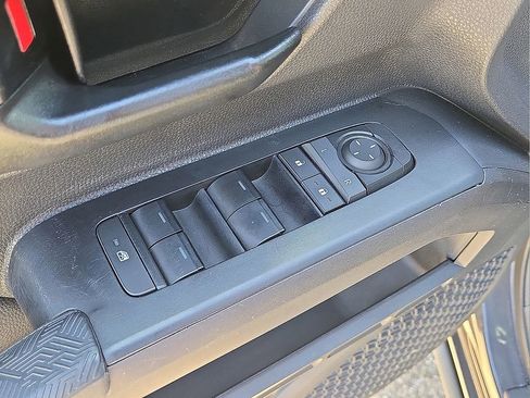 Used 2025 Toyota Tacoma SR5 image 19