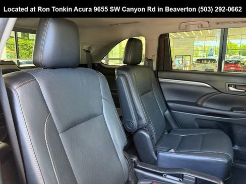 Used 2017 Toyota Highlander Limited AWD/4WD image 29