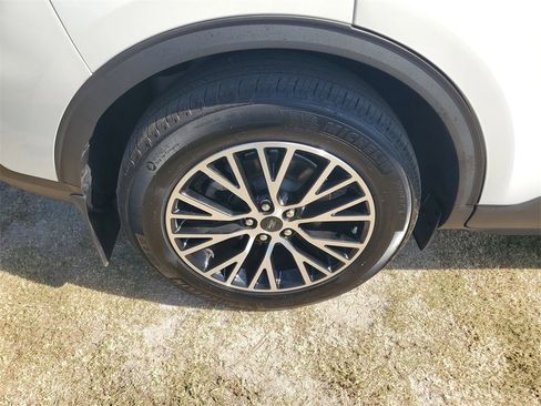 Used 2023 Ford Escape SE image 7