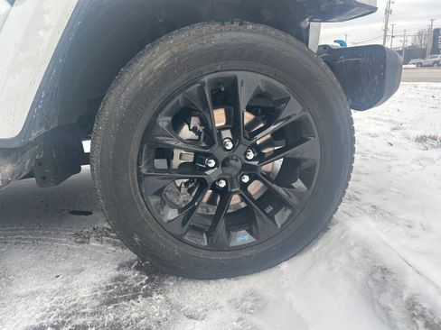 Used 2022 Jeep Wrangler Unlimited Sahara w/ Cold Weather Group image 28