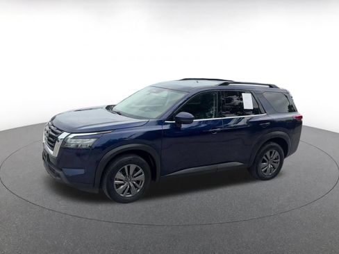 Used 2025 Nissan Pathfinder SV AWD/4WD image 8