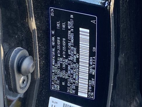 Certified 2024 Toyota Highlander LE image 8