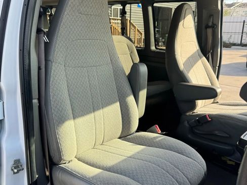 Used 2020 Chevrolet Express 3500 LS image 35