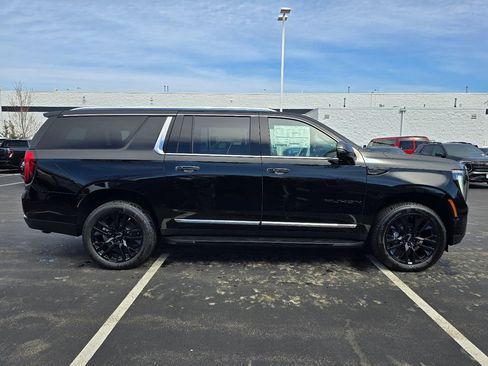 New 2026 GMC Yukon XL Elevation w/ Elevation Premium Package AWD/4WD image 10