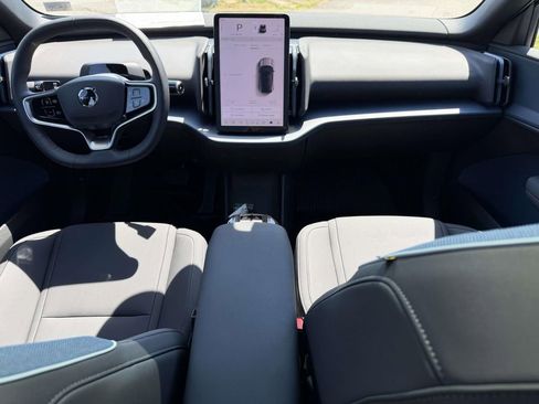 Certified 2025 Volvo EX30 Plus w/ Protection Package Premier AWD/4WD image 2