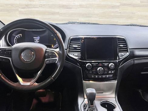 Used 2019 Jeep Grand Cherokee Limited AWD/4WD image 2