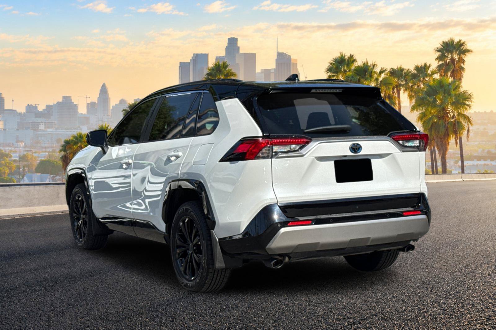 Used 2023 Toyota RAV4 XSE AWD/4WD image 6