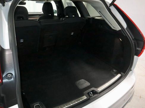 Used 2023 Volvo XC60 B5 Plus AWD/4WD image 17