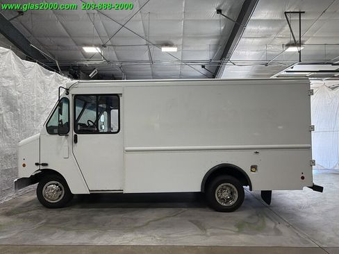 Used 2014 Ford E-350 and Econoline 350 Super Duty w/ A/C Prep Package RWD image 13