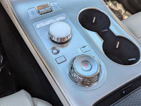 Used 2026 Genesis GV70 2.5T Select image 12