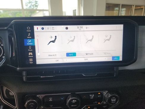 New 2025 Jeep Gladiator Sport AWD/4WD image 35