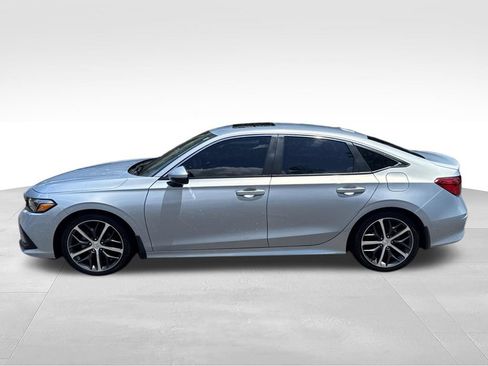 Used 2023 Honda Civic Touring image 4