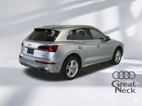 Used 2023 Audi Q5 e Premium w/ Convenience Package AWD/4WD image 10