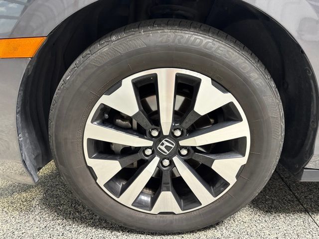 Used 2025 Honda Odyssey EX-L image 3