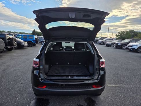 Used 2019 Jeep Compass Latitude w/ Cold Weather Group AWD/4WD image 28