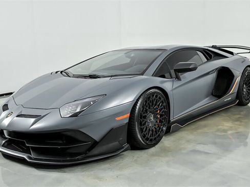 Used 2019 Lamborghini Aventador SVJ AWD/4WD image 6