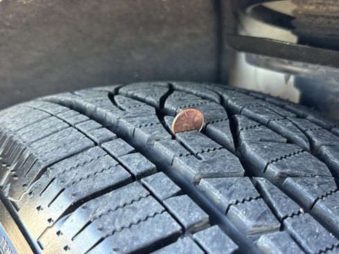 Used 2022 Chevrolet Traverse LT image 14