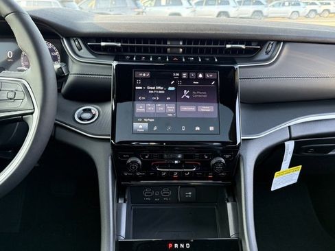 New 2025 Jeep Grand Cherokee Laredo w/ Luxury Tech Group I image 21