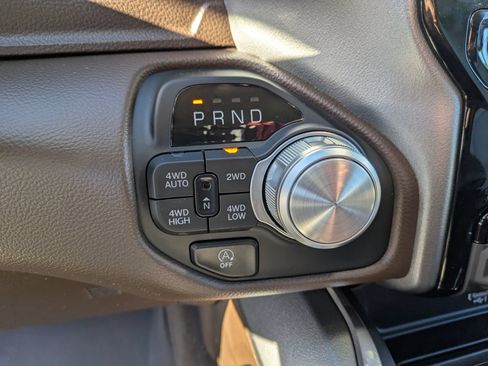 Used 2025 RAM 1500 Laramie AWD/4WD image 25
