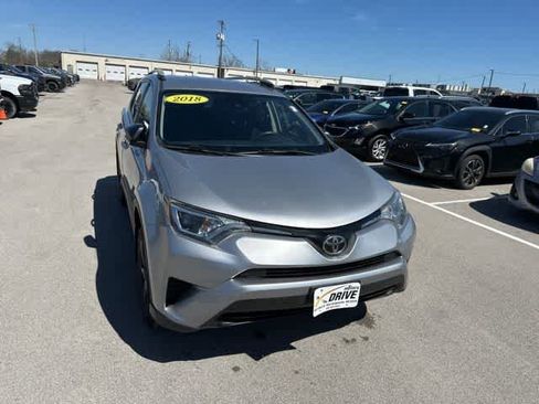 Used 2018 Toyota RAV4 LE w/ Carpet Mat Package image 24