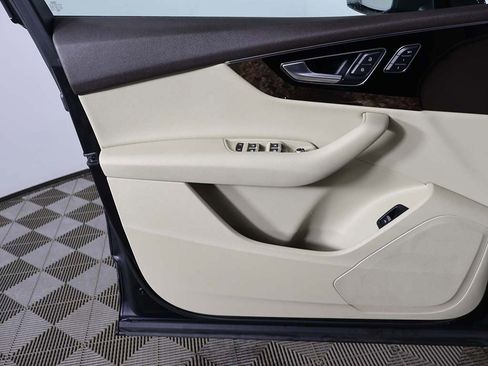 Used 2017 Audi Q7 3.0T Premium Plus w/ Premium Plus Package image 24