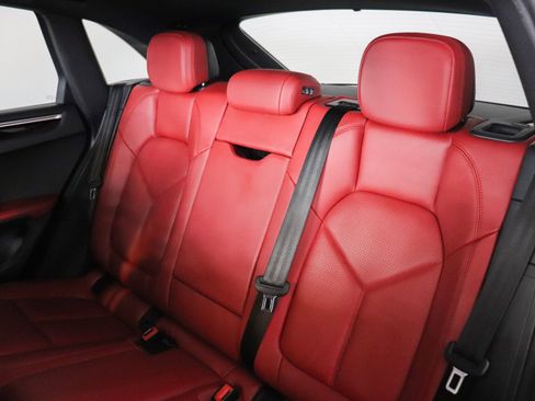 Used 2020 Porsche Macan AWD/4WD image 21