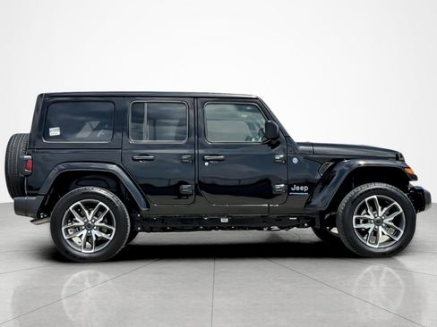 Used 2024 Jeep Wrangler Unlimited AWD/4WD image 6