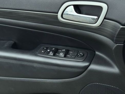 Used 2021 Jeep Grand Cherokee Laredo X RWD image 33