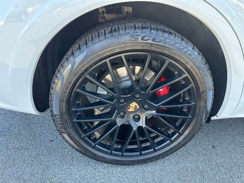 Used 2023 Porsche Cayenne GTS image 31