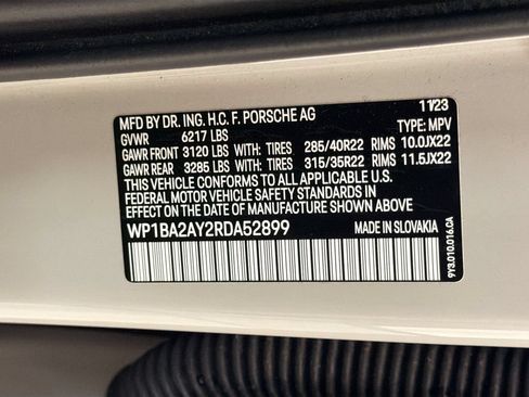 Certified 2024 Porsche Cayenne Coupe AWD/4WD image 35