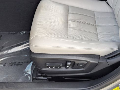 Used 2016 Lexus ES 350 w/ Luxury Package w/Wood Trim image 28